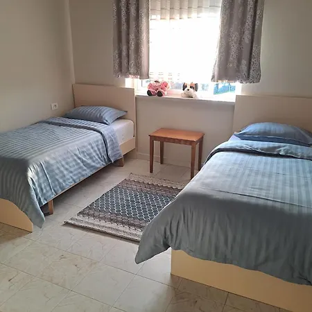 アパート Spacious Residential ティラナ