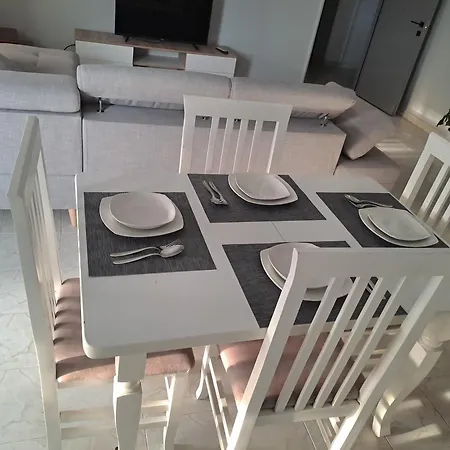 アパート Spacious Residential